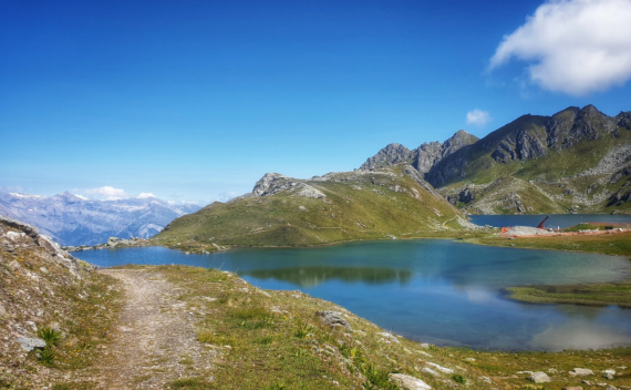 La Chaux – Lac des Vaux – Col de Mines Hiking Trails In Verbier Switzerland